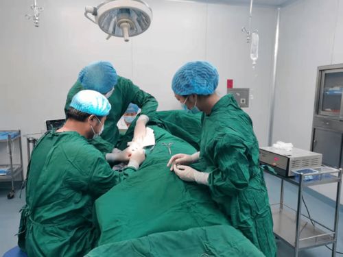 中秋佳節(jié)，他們堅守崗位筑牢防疫墻 守護(hù)生命線口腔診療服務(wù)